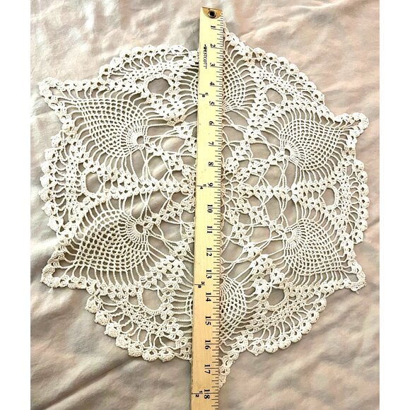 VNT Handmade Crochet Lace Doily 18" Round Pineapple Pattern Granny Cottage Core - Picture 2 of 2